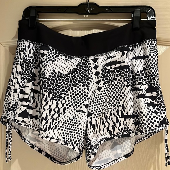 Lucy Pants - Lucy shorts with lining